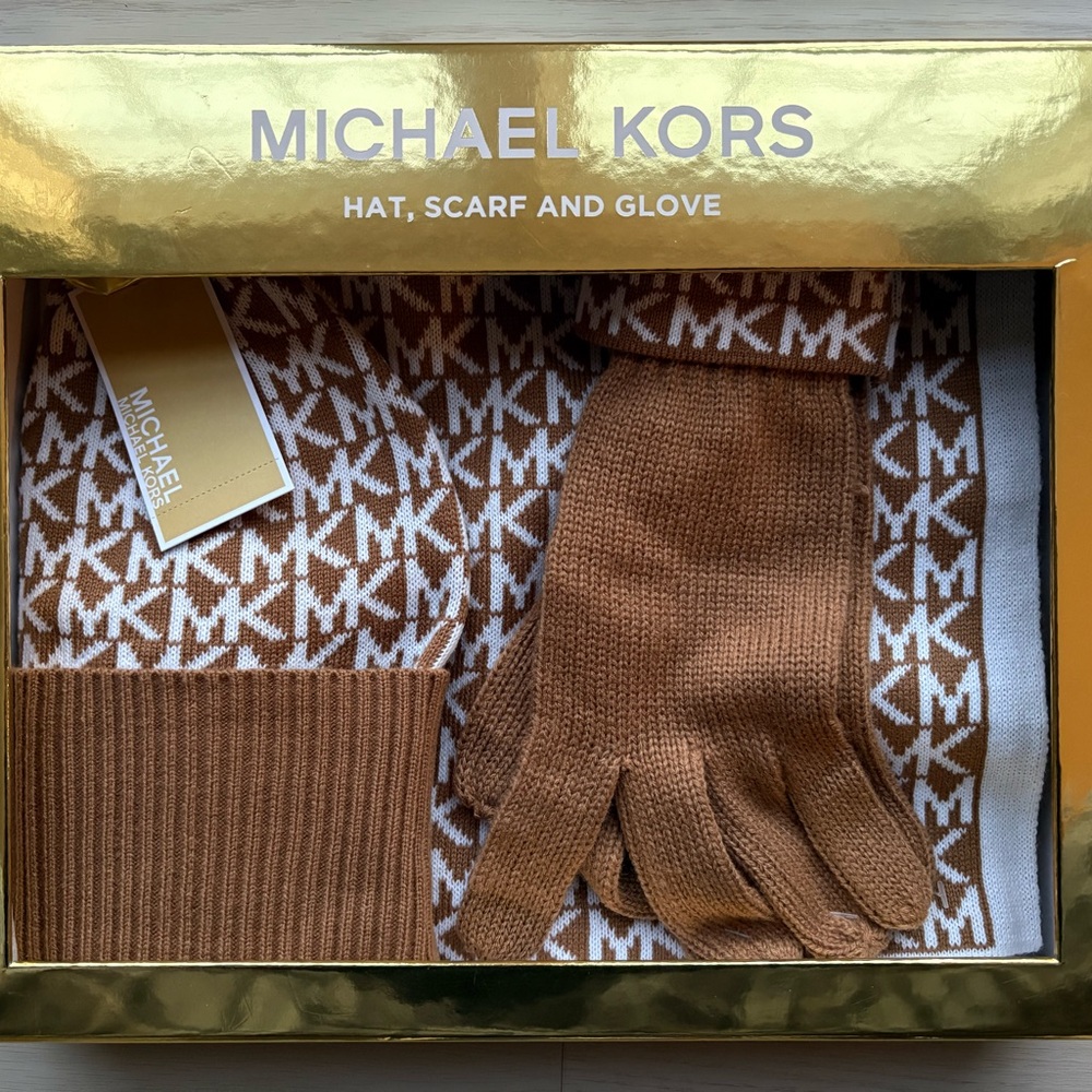 MK Michael Kors 3-Piece Set Hat Scarf & Gloves Dark Camel & Cream One Size NWT